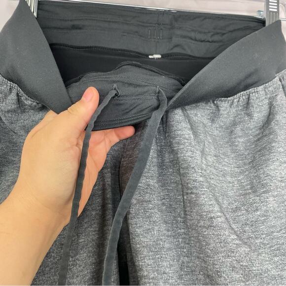 Lululemon gray black men's lined shorts size Medium - Picture 2 of 14